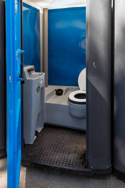 Best Portable restroom trailer rental  in Annapolis Neck, MD
